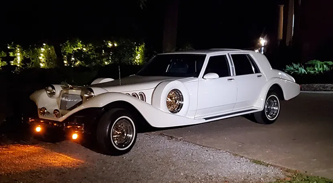 Sedan On Demand
Nashville, TN LGBT Wedding Limousine Service
Nashville, Murfreesboro, Clarksville, Cooksville & all of Middle Tennessee since 1967