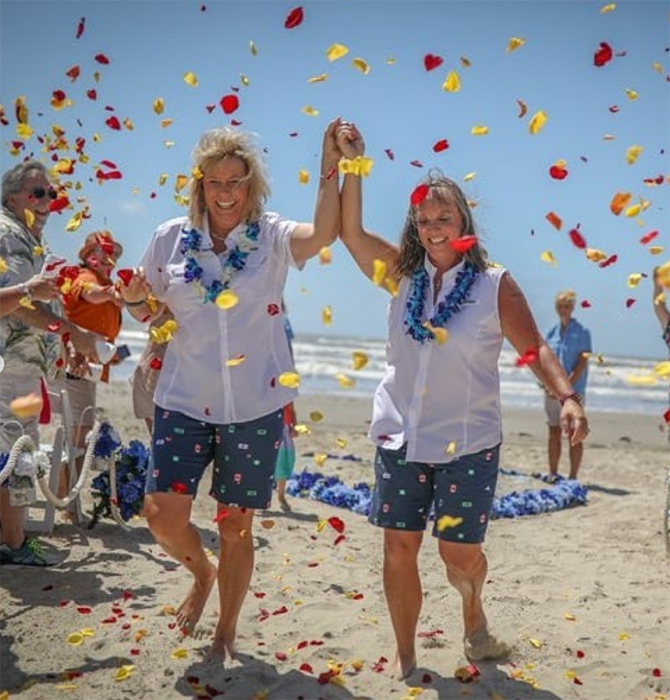 The Total Wedding Experience
Galveston, Texas LGBT Wedding Planning, Coordinating and Officiant Services