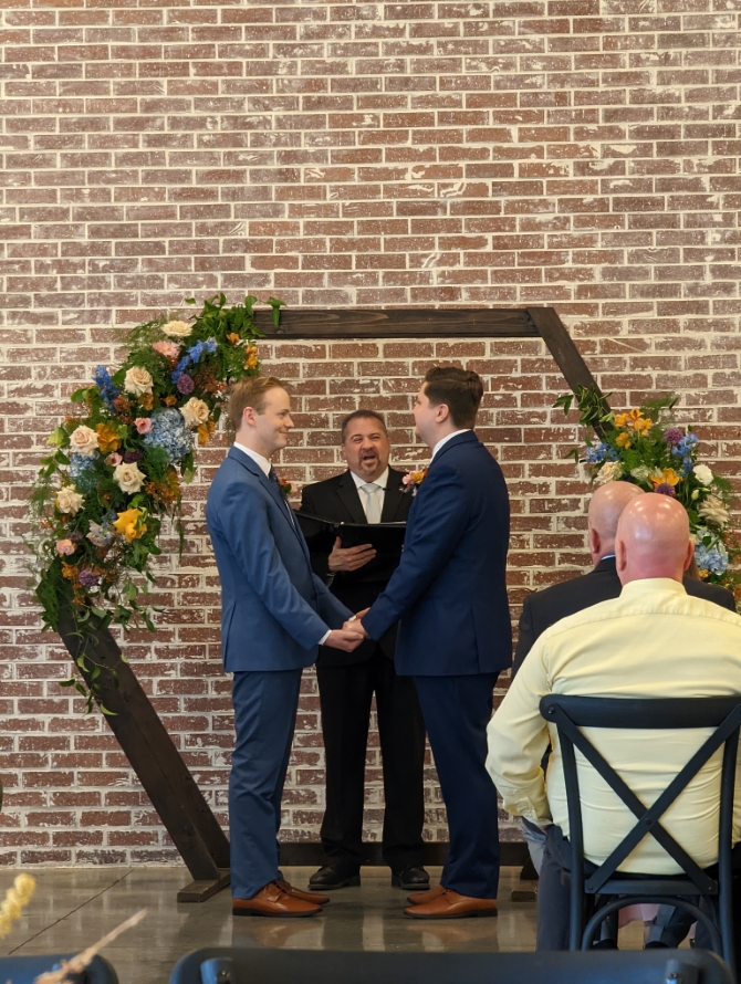Universal Heart Ministry
In-Person and Virtual LGBT Wedding Officiant 
Serving Utah, Tennessee & Florida - Virtual wedding, online wedding
