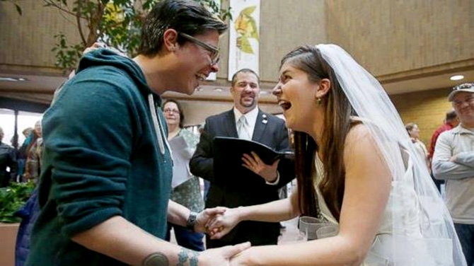 Universal Heart Ministry
In-Person and Virtual LGBT Wedding Officiant 
Serving Utah, Tennessee & Florida - Virtual wedding, online wedding
