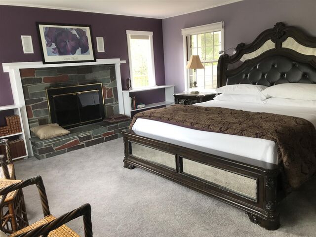 The Colonel Williams Inn 
Marlboro, Vermont LGBTQ Wedding Barn Venue & B&B 
Southern Vermont, Green Mountain
