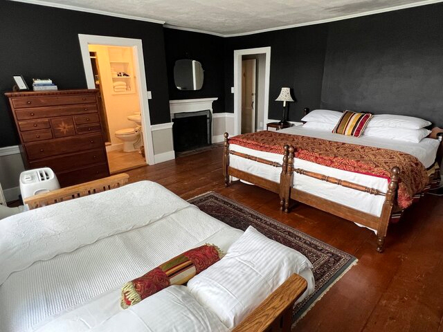 The Colonel Williams Inn 
Marlboro, Vermont LGBTQ Wedding Barn Venue & B&B 
Southern Vermont, Green Mountain

