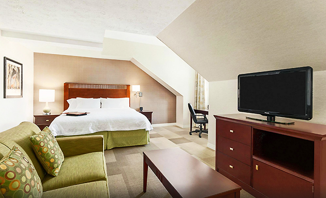 Hampton Inn & Vermont Event Center Colchester, VT LGBT Weddings 