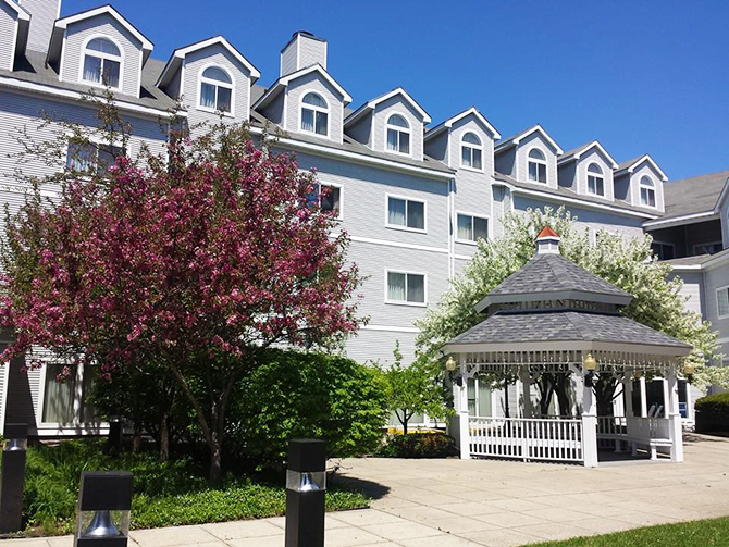 Hampton Inn & Vermont Event Center Colchester, VT LGBT Weddings 