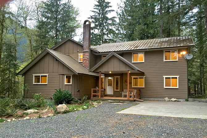 Mount Baker Lodging, Inc. - Cozy, fairytale cabin