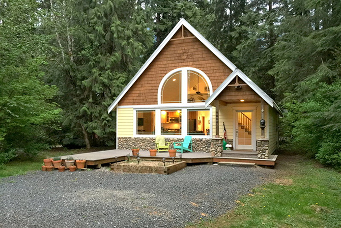 Mount Baker Lodging, Inc. - Cozy two story cabin rental