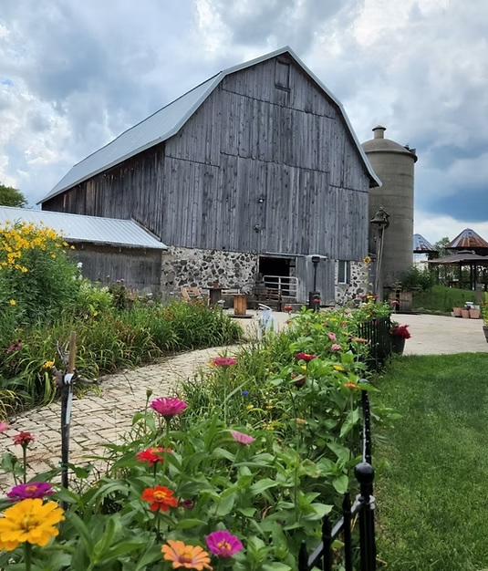 Orchard Valley Acres
West Bend, Wisconsin LGBT Wedding Reception Venue
Southeastern Wisconsin
