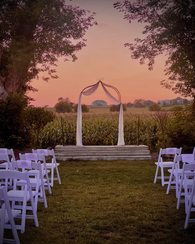 Orchard Valley Acres
West Bend, Wisconsin LGBT Wedding Reception Venue
Southeastern Wisconsin
