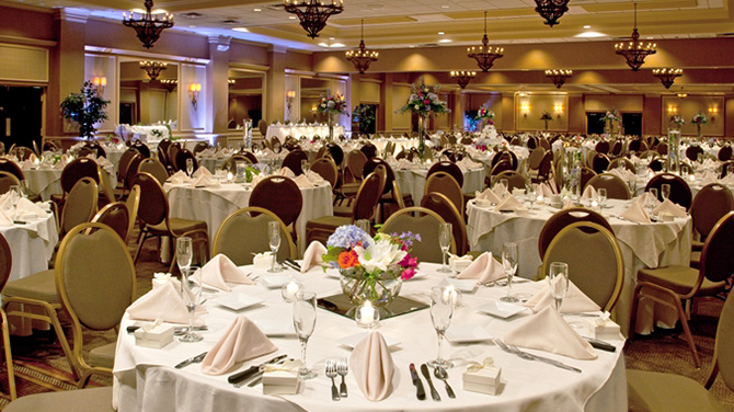DoubleTree by Hilton Pittsburgh Meadow Lands - reception hall