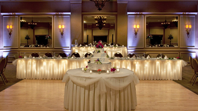 DoubleTree by Hilton Pittsburgh Meadow Lands - 
