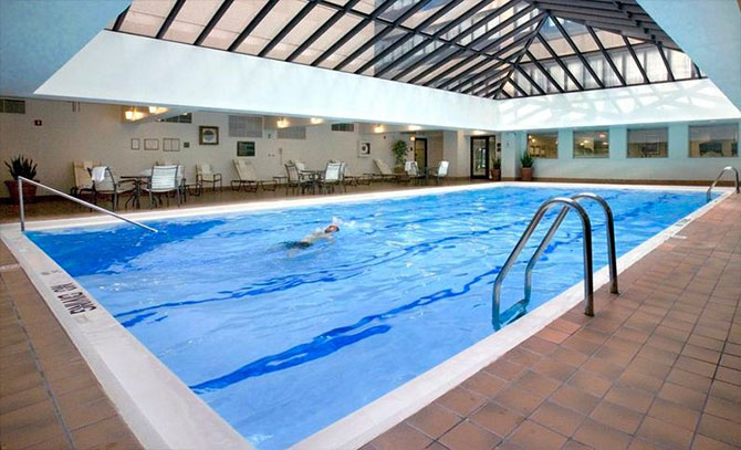 Holiday Inn Chicago Mart Plaza - Indoor heated swimming pool