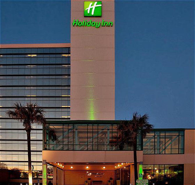 Holiday Inn Oceanside - Wedding venue entrance