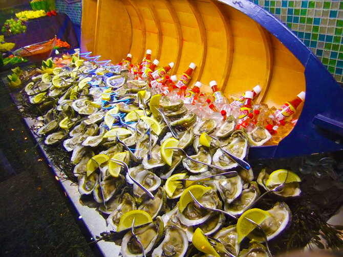 Holiday Inn Oceanside - Oyster  Bar