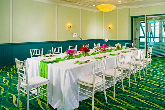 Holiday Inn Oceanside - Lime and White Wedding Theme Reception