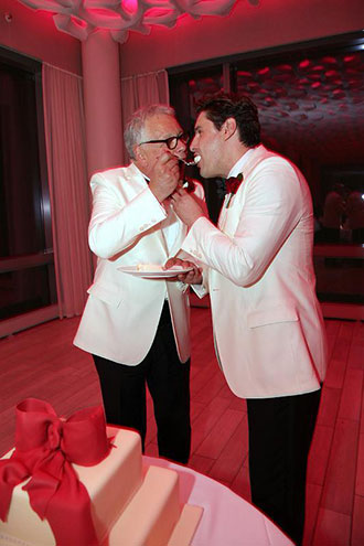 Ira Fox Photography - Gay Wedding Cake - Cutting of the Cake