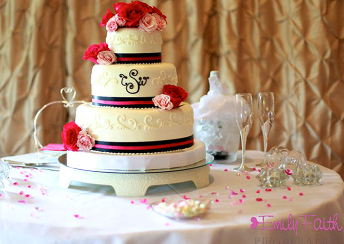 Lakeside Reflections Banquet & Catering Facility - Wedding Cake Red Accents