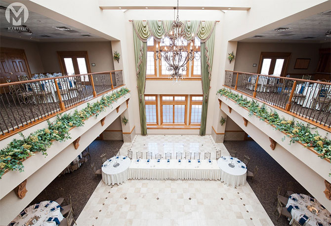Talamore Country Club - Les Jardins - Majestic two story reception area