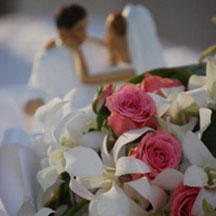 Trinity Hawaiian Weddings - Pink and white rose bouquet