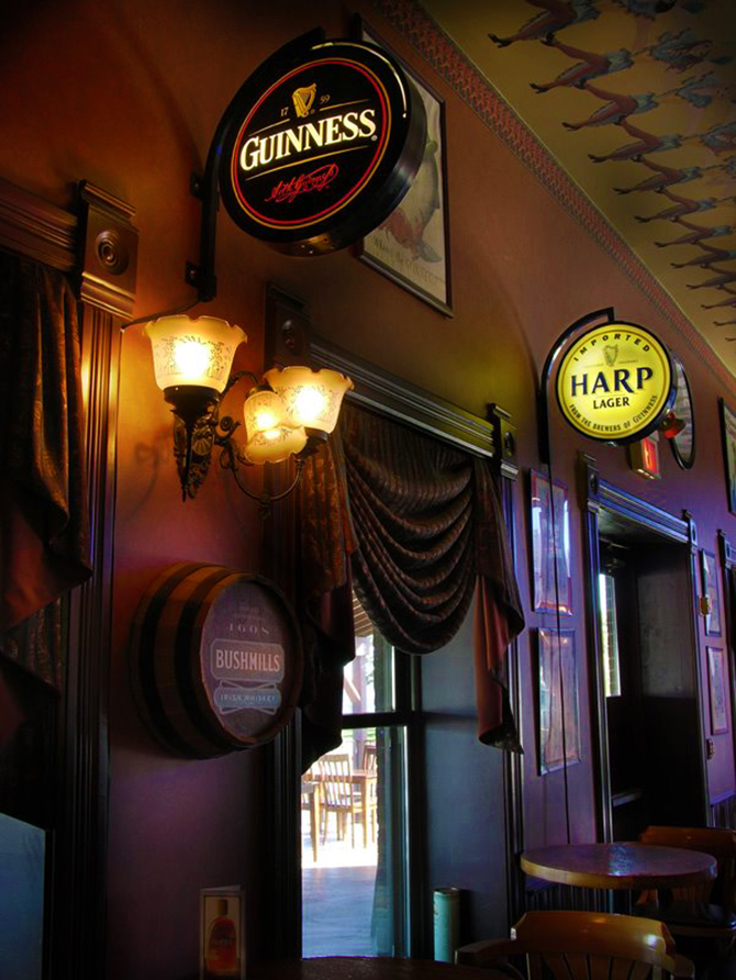 Wall Street Inn Stillwater Minnesota The Pub